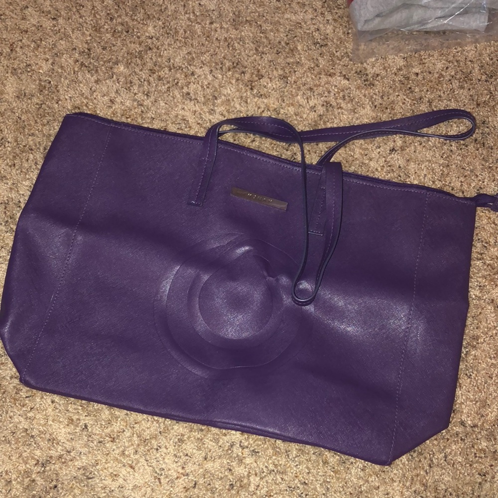 Monat Travel Bag